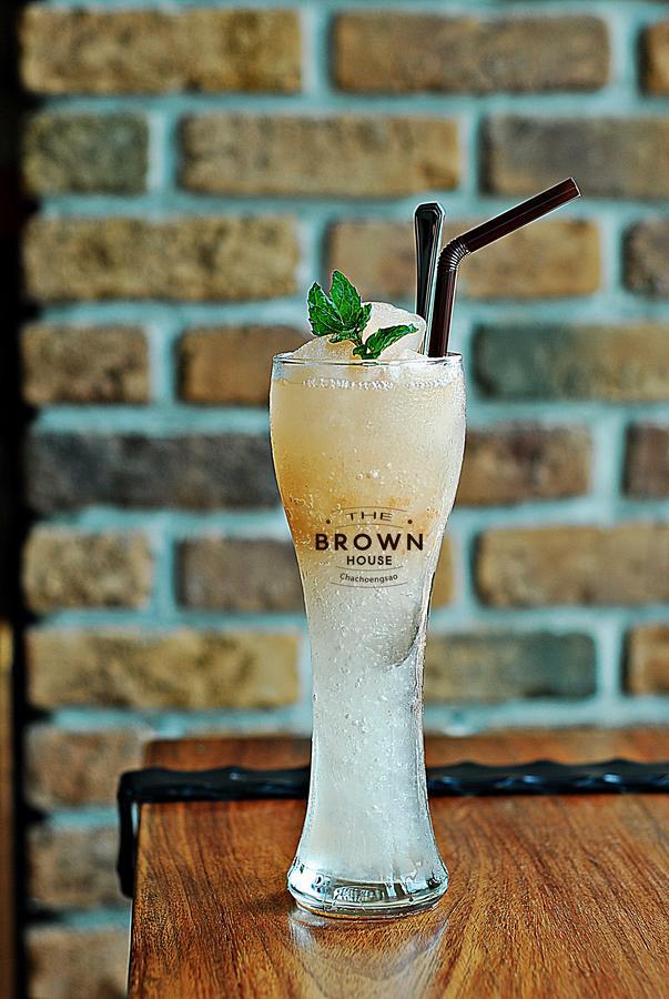 The Brown House Hotel Chachoengsao Eksteriør bilde