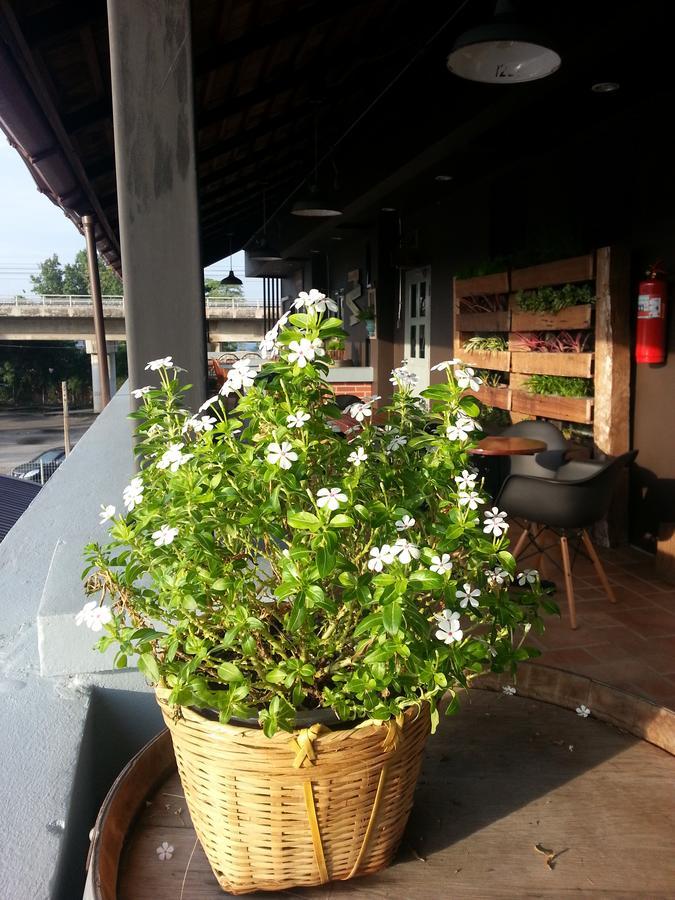 The Brown House Hotel Chachoengsao Eksteriør bilde